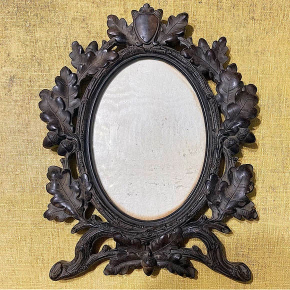 Antique Black Forest carved oval picture frame Acorns Leaves Working Stand - Picture 1 of 15